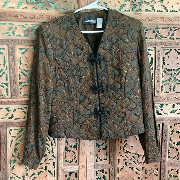 Quilted jacket with frog closures in boho paisley print - Picture 2 of 10